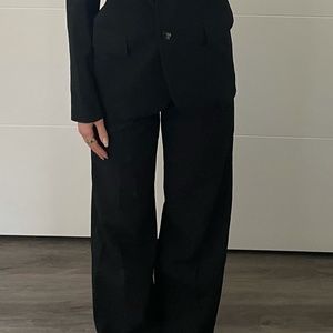 Aritzia Black Effortless Pants